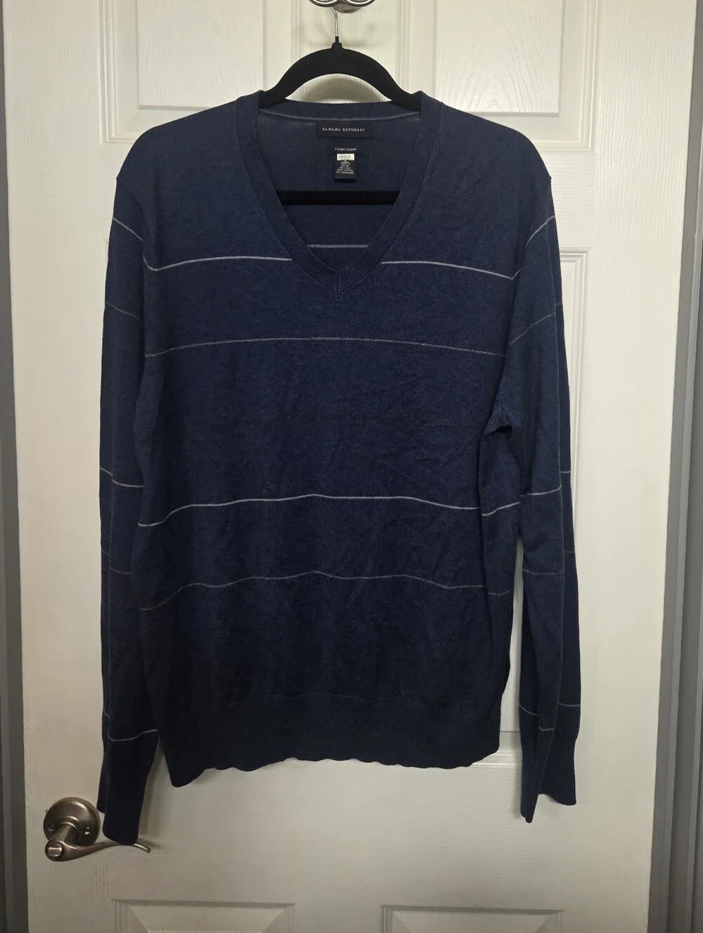 Banana Republic Luxury Blend Navy V-Neck Striped Sweater Silk Cotton Cashmere  L